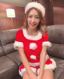 サンタのコスプレ姿を披露【橋本梨菜さん／2020年12月18日】