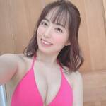 セクシーなビキニ姿で付録DVDをPR【前田美里さん／2020年12月20日】