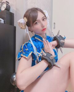 「いつだって餃子が大好きアル」セクシーな春麗コスプレ姿を披露【白雪りらさん/2021年1月16日】