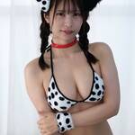 牛柄のセクシービキニ衣装を披露【さわち店長(葉月佐和)さん/2021年1月3日】