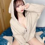 セクシーなもこもこパジャマ姿を披露【愛森ちえさん/2021年1月4日】