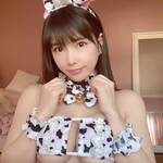 「明けましておめでとうございます(・v・) 」セクシーな牛ちゃんビキニ姿を披露【新垣優香さん/2021年1月3日】