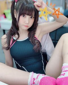 「ロリ！！」スクール水着姿を披露【小鳥遊くれあさん／2021年2月1日】