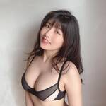 「今より細い…」セクシーなビキニショットを公開を公開【ちとせよしのさん/2021年2月7日】