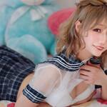 「はいっいーよ♡」セーラー服のコスプレ衣装姿を披露【篠原みなみさん/2021年2月7日】