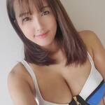 「真ん中ファスナーでも主張」はちきれそうな弾丸バストを披露【日里麻美さん/2021年2月9日】