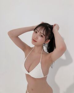 「ヒョウ柄すーちゃん見てみたいですよね?」『FLASH』表紙争奪グラビアナンバトルをPR【横野すみれさん/2021年2月10日】