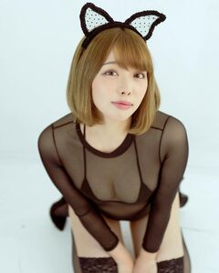 猫の日に猫耳セクシーショットを公開【七海さん/2021年2月22日】