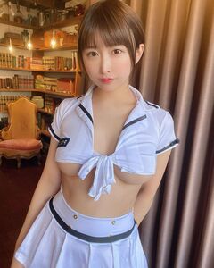 「ショートカット風」セクシー下乳ショットでファンを魅了【うんぱいさん/2021年3月10日】