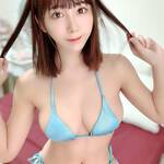 「ヨコからはみ出てます..」豊満バストこぼれるセクシーグラビアショット【日向葵衣さん/2021年4月13日】