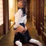 「絶景です」「お尻キレイ」セーラー服のスカートを脱いで魅せる美尻にファン歓喜【かえるちゃん/2021年4月29日】