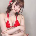 「元気の出る赤色写真」セクシービキニショットでファンを魅了【伊藤しずなさん/2021年5月18日】