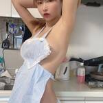 「美味しそう」「ご飯作って欲しい！！」裸エプロン姿にファン歓喜【うんぱいさん／2021年5月20日】