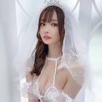「載せてなかったやつ」ウェディングドレスコスプレ姿でファンを魅了【衣世さん/2021年6月6日】