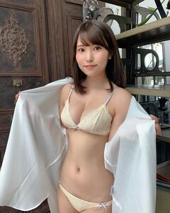 「グラビアの時いつもよりもちょー薄めでナチュラルメイク」初グラビアが掲載中の『FLASH』をPR【坂東遥さん/2021年6月9日】