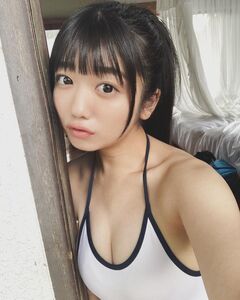 「アヒル口かわゆす」「最高」”ちっちゃめ”スクール水着姿にファン歓喜【石井ひなこさん/2021年6月9日】