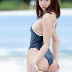 「お尻に夢中」「クビレ堪らない」水着姿での振り向き美尻ショットにファン歓喜【日向葵衣さん/2021年6月24日】