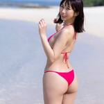 「引き締まったお尻」「ナイスショット」振り向きビキニショットで美尻を披露【日向葵衣さん/2021年7月28日】