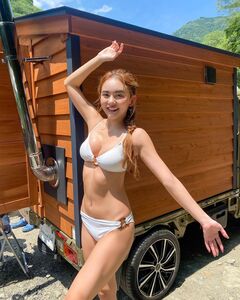 「カッコいい」「素晴らしい」プライベートサウナ『k-sauna』の撮影でビキニ姿を披露【 KAREN(カレン)さん/2021年8月1日】