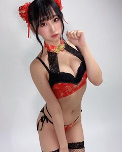 「とっても素敵」「可愛いすぎ」セクシーチャイナ服姿にファン歓喜【真島なおみさん/2021年8月13日】
