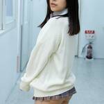 「ばりばり校則違反のスカート丈にご注目」グラビア写真集『放課後のわたし・・・』をPR【内田瑞穂さん/2021年9月1日】