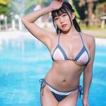 「ナイスバディ」「理想的なカラダ」セクシービキニショットで美ボディを披露【愛萌なのさん/2021年10月3日】