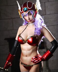 「アプリのmeituで腹筋付け足した」ドラクエ女戦士コスプレ姿で美ボディを披露【花咲来夢さん/2021年10月9日】