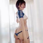 「進撃の巨尻」「桃尻姿色っぽい」セクシー美尻ショットにファン歓喜【小林マイカさん/2021年10月12日】