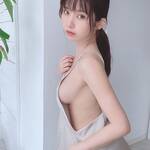 「たくさん手に取ってもらえて嬉しい」写真集『OFF COSTUME』1万部突破&重版決定を報告【えなこさん/2021年10月22日】