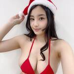 「メリークリスマスイブ!!!」セクシービキニサンタ姿でファンを魅了【トロたんさん/2021年12月24日】