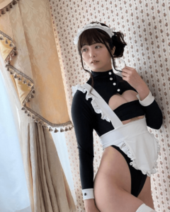 「めっちゃ美しい」「似合ってる」ハイレグメイド服姿にファン歓喜【星那美月さん/2022年5月29日】