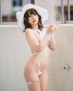 「天才過ぎる」「素敵です」セクシー水着姿にファン歓喜【小鳥遊くれあさん/2022年5月30日】