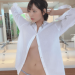 「こういうの好きですか?♡」シースルー”裸Yシャツ”姿でファンを魅了【篠原冴美さん/2022年6月9日】