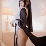 「最高に綺麗」「魅力的なお尻」セクシー”シスター”コスプレ姿にファン歓喜【チロルさん/2022年6月11日】