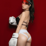 「ナイスポーズ」「スタイル抜群」セクシーボクシングショットで美尻を披露【福江ななかさん/2022年8月6日】