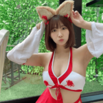 「かわいすぎる」「セクシー」”キツネ”耳コスプレショットにファン歓喜【池田ゆうなさん/2022年10月1日】