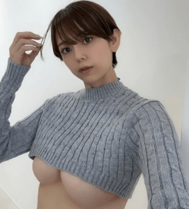 「パーフェクトフォルム」「お美しい」下乳こぼれるショートカットグラビアショットにファン歓喜【絃花みきさん/2023年3月9日】