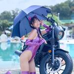 霧島聖子「ハイレグニャンバサダー」爆誕!バイクとのコラボで魅せるパープルバニー!