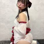 野原ゆこ、吸血鬼風コスプレで「ただの露出狂でごめんなさい…」の投稿にファン歓喜