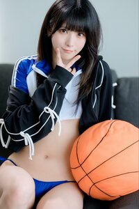 misaco、スポーティーなウェア姿で誕生日を迎えたことを報告「これからももっと頑張っていきます!」