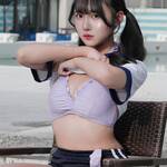 本多もか、屋外プールサイドでスポーティーなブルマ風衣装を披露！「万バズしたらブルマ脱いじゃうかも…？」