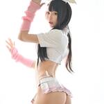 倉坂くるる、ミニスカナース姿で大胆美尻を披露！「#いいおしりの日」投稿が話題