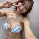 川村あい、爽やかな水色ビキニ姿でピースサイン！「今日も笑顔で」ファンにエール