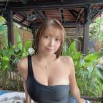 松岡凛、ワンショルダースイムウェア姿で自虐?「むち子とは私のこと😗」にファン歓喜!