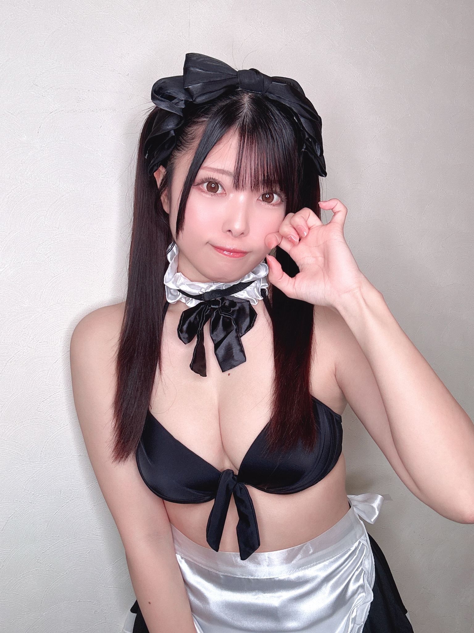新穂貴城、セクシーなメイド服姿でファンに朝の挨拶！「おはおー！ご主人様♡お嬢様♡」に大反響