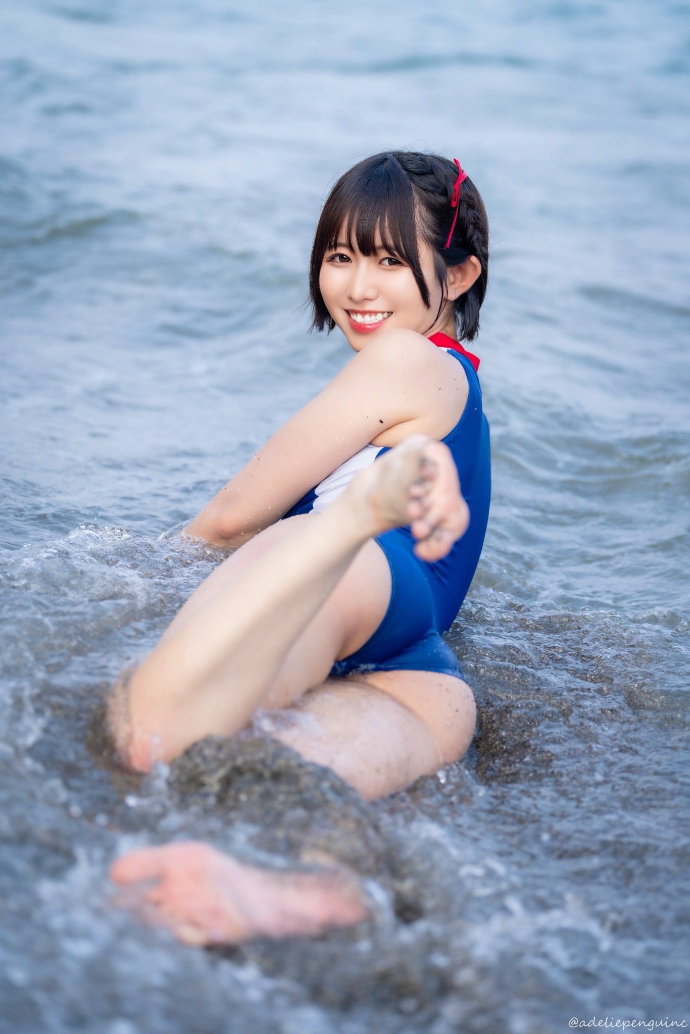 水湊まり花、スクール水着姿で「海ではしゃいじゃうタイプ！」と告白！ ファンに「それでもいいよって人🖐️」と問いかけ