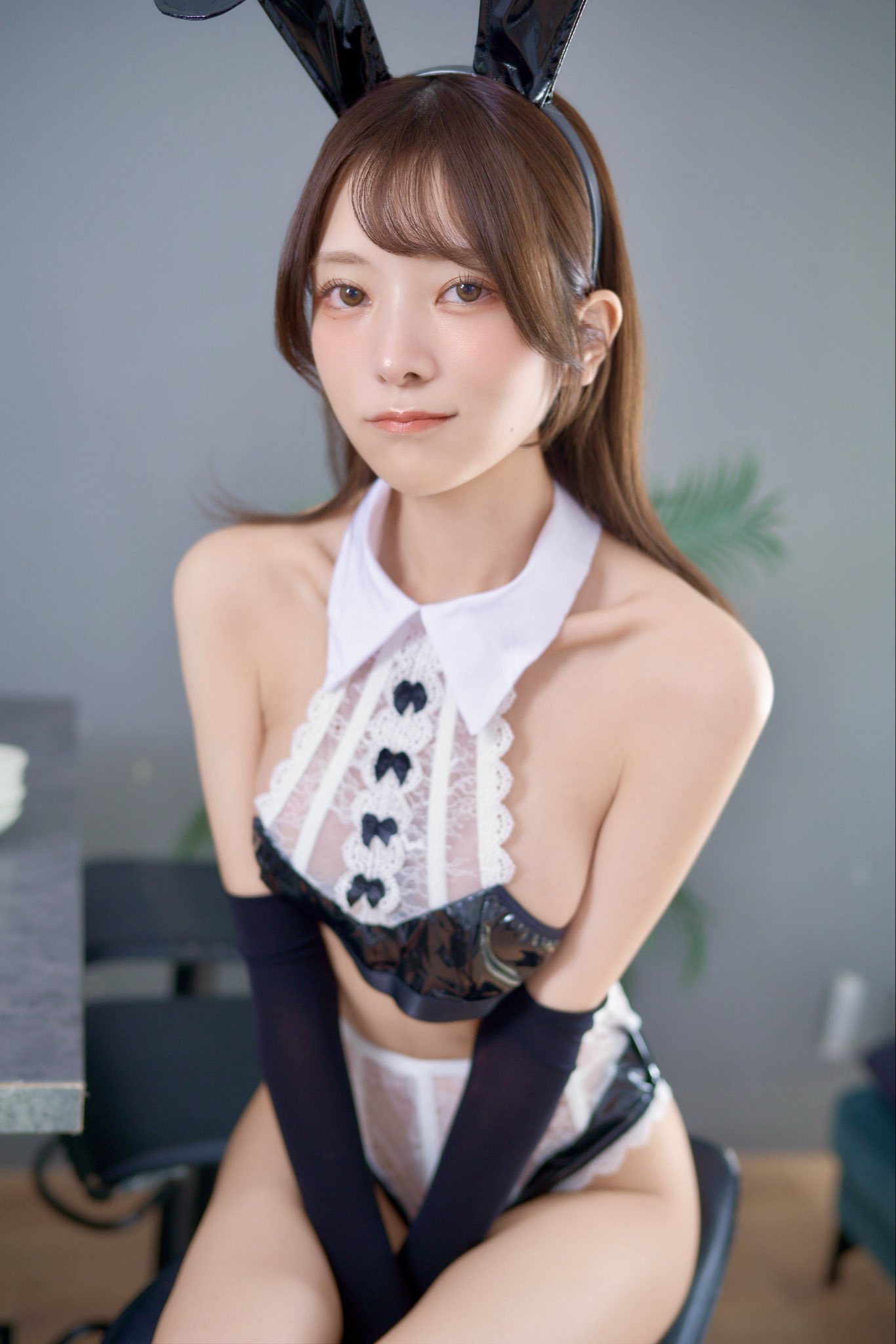 甘党からし、セクシーな黒バニー姿でファンを誘惑！「ご注文はからしさんですか？🐰💞」に大反響