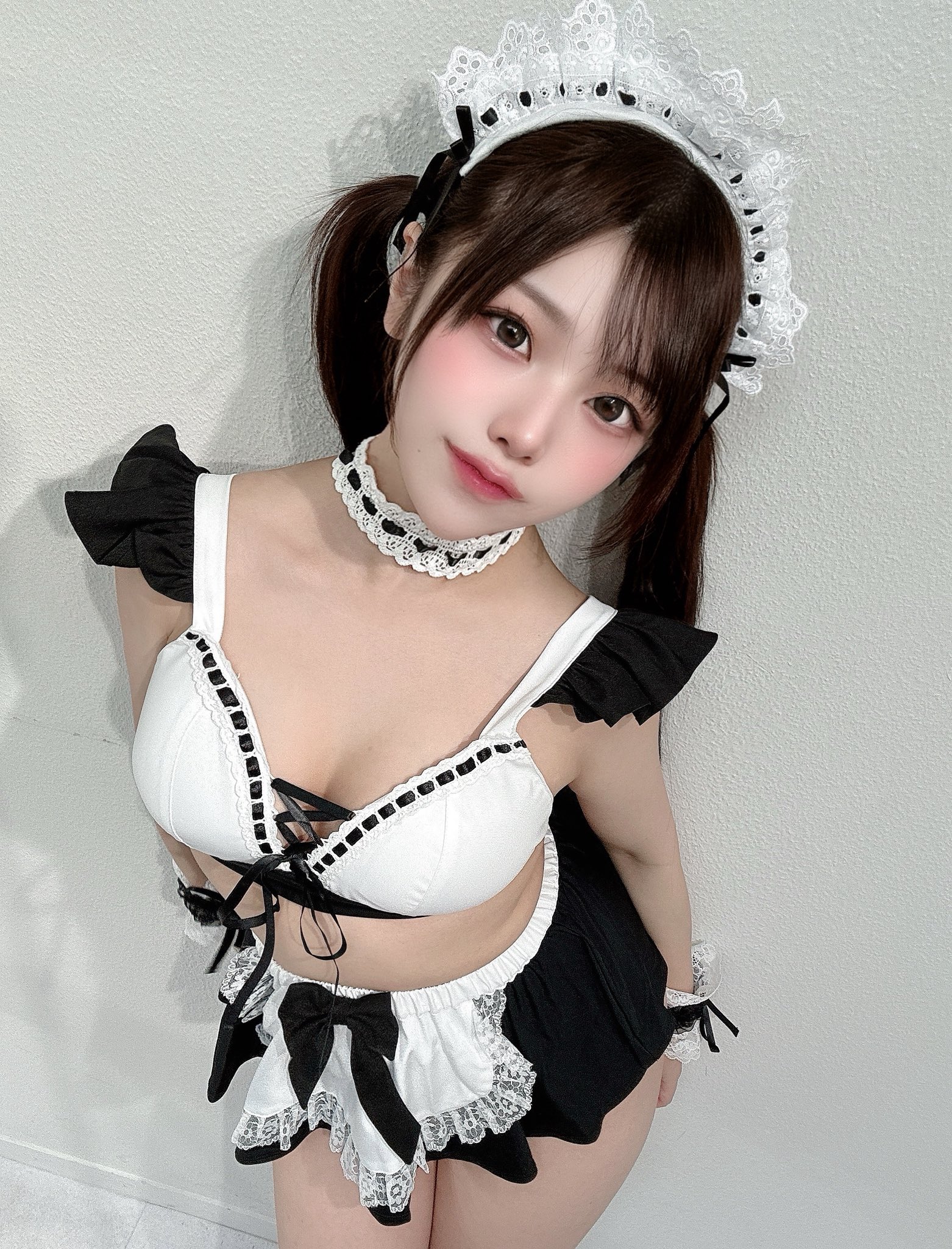 桜井あまね、セクシーなメイド服姿で問いかけ!「ご主人たちはメイドがすきなんだね?」にファン歓喜