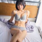 琴雛ひな、美しすぎる「腹筋」を公開！「腹筋割れてるのはさすがにギャップ？」にファンから「最高」の声