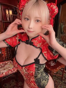 篠崎こころ、可愛さとセクシーさが融合したチャイナ風衣装を披露! 「チャイナ🐼❤️」にファン熱狂